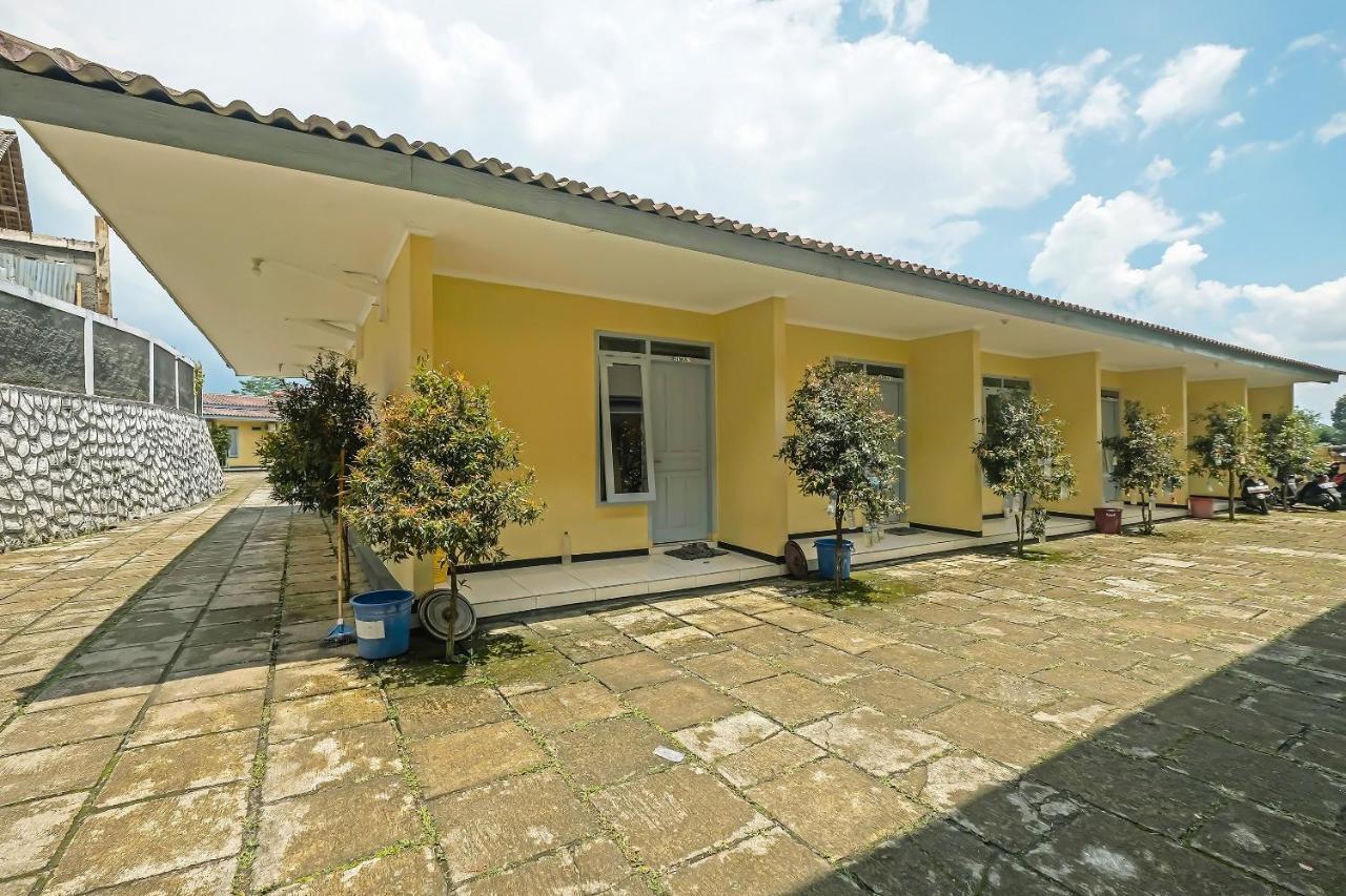 Oyo 92483 Hotel Kirana Salatiga Ngoại thất bức ảnh