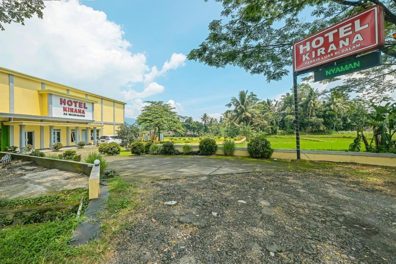 Oyo 92483 Hotel Kirana Salatiga Ngoại thất bức ảnh